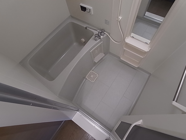 神戸市長田区寺池町２丁目のアパートの浴室