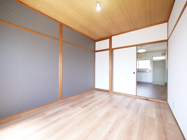 山田アパートの居間・リビング