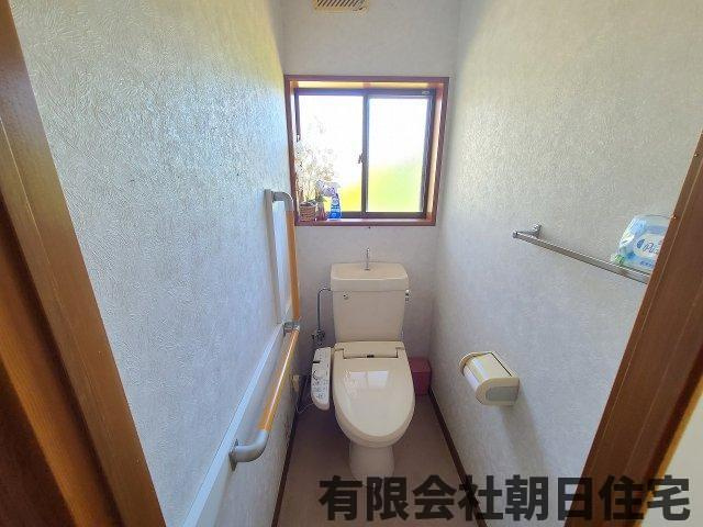 【トイレ】 | 矢田町平屋中古戸建 | トイレも明るく綺麗です