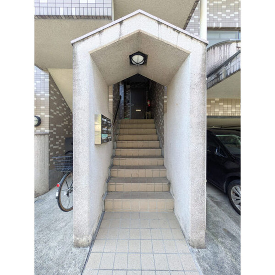 【エントランス】 | リフィーネめじろ台