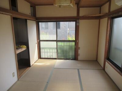 他の部屋写真を使用しております