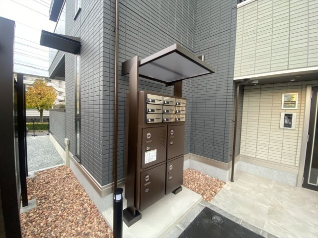プレミア西条中央A棟のエントランス