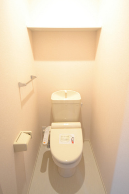 【トイレ】 | ディアコート | 温水洗浄暖房機能便座・収納棚有り