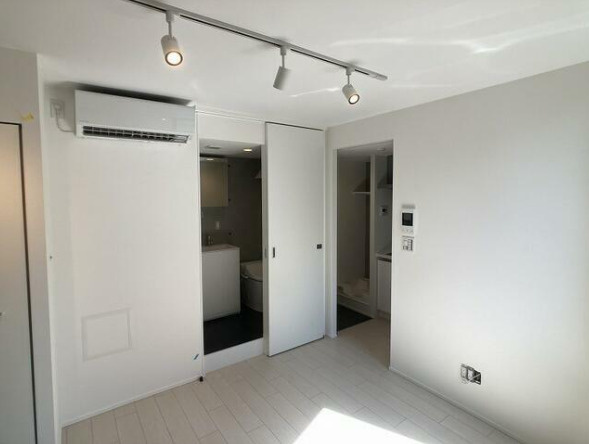 Fullea若林　築浅　礼金0　ネット0　セキュリティ完備の居間・リビング