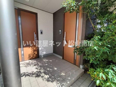 【エントランス】 | ルミエール竹原 Ａ棟