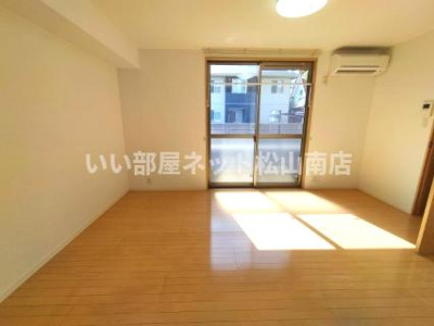 【居間・リビング】 | ルミエール竹原 Ａ棟