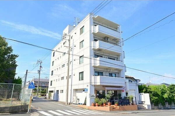 高田ビルの外観