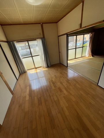 西岩崎貸家の居間・リビング