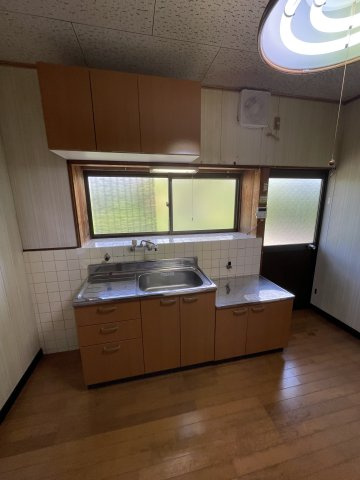 西岩崎貸家のキッチン