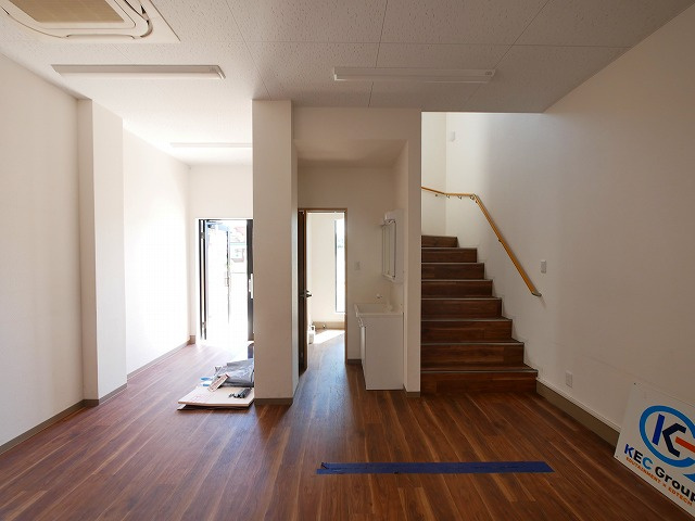 梅美台店舗の内装