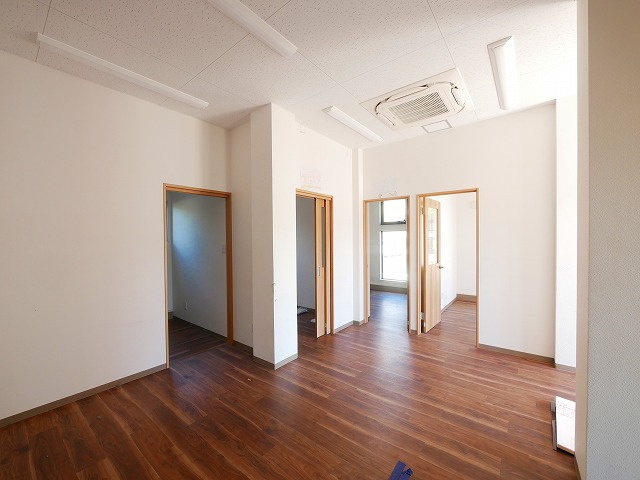 梅美台店舗の内装