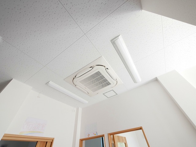 梅美台店舗の内装