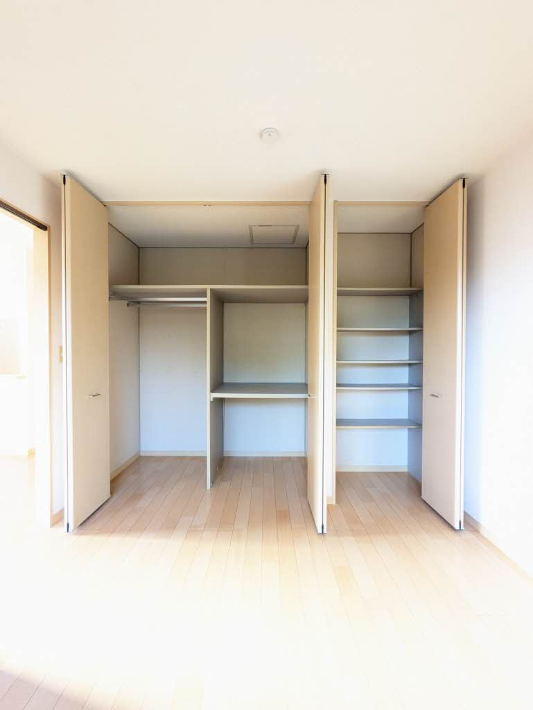 姫路市飾磨区妻鹿のハイツの収納