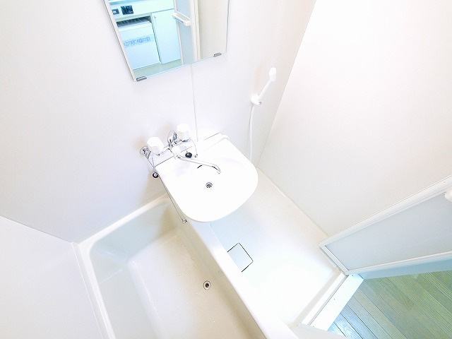 レオパレスナップアネックスの浴室|お風呂です