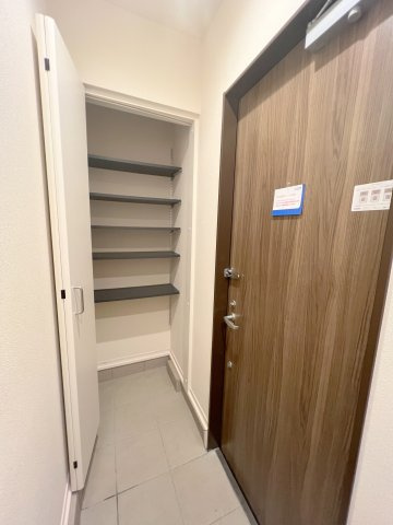 フラットノグチの玄関