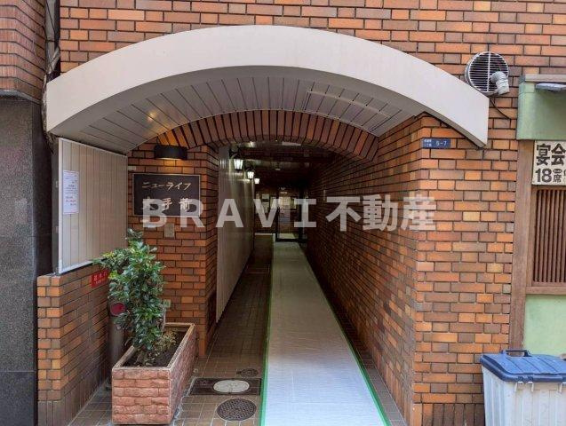 ニューライフ大手前のエントランス