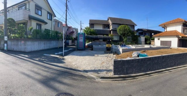 横浜市旭区中沢3丁目 新築戸建【仲介手数料無料】の前面道路含む現地写真
