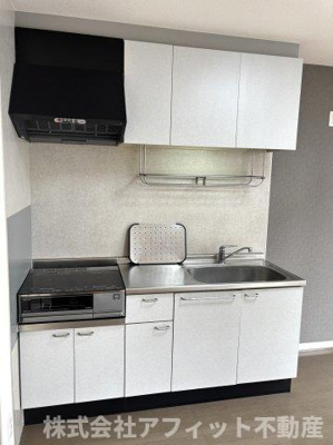 【キッチン】 | バリュージュ B棟 | 吊戸棚付き