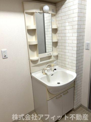 【洗面所】 | バリュージュ B棟 | 洗髪洗面化粧台