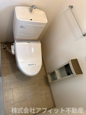 【トイレ】 | バリュージュ B棟 | 温水洗浄暖房便座