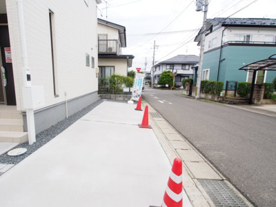 【前面道路含む現地写真】 | Livele Garden.S　大森久保内第２　１号棟