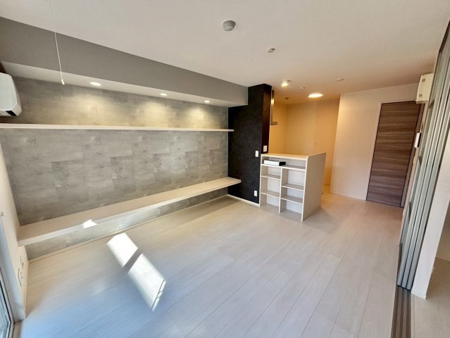 THE RESIDENCE 姫路神屋町 の居間・リビング