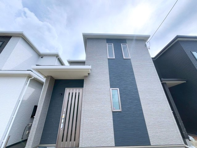 ハートフルタウン那覇市具志　B号棟の外観