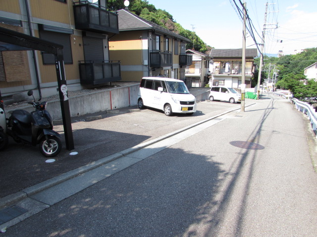 紅葉ヶ丘フォーテックⅡの駐車場