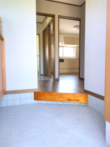 【玄関】 | 東金市下武射田　中古戸建