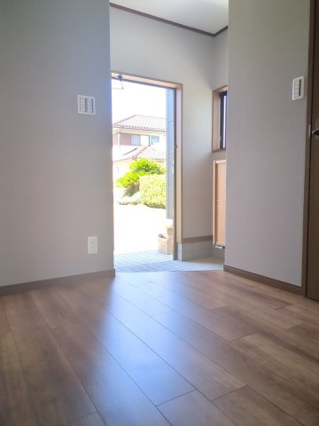 【玄関】 | 東金市下武射田　中古戸建