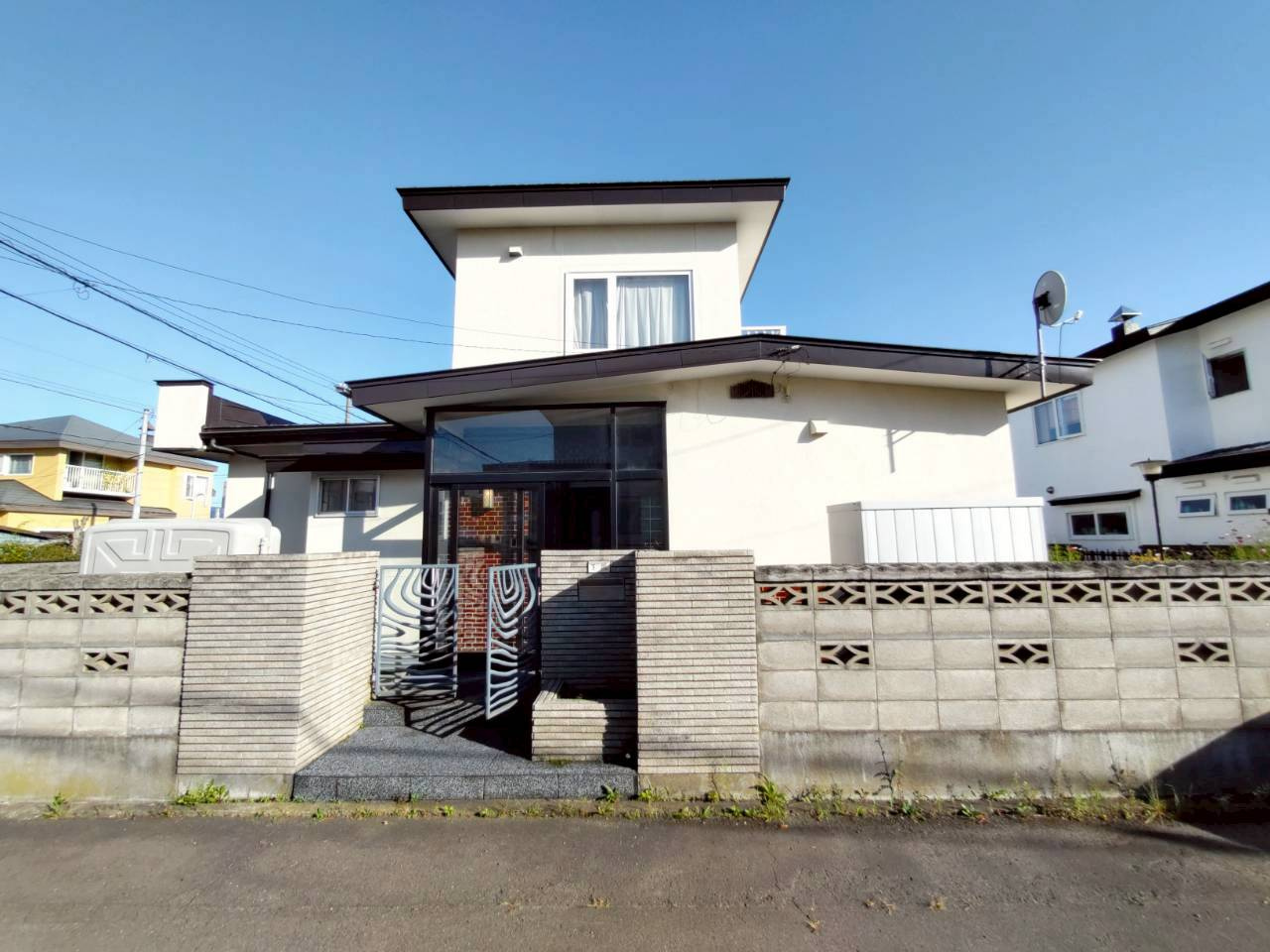 興津4丁目　店舗付き住宅