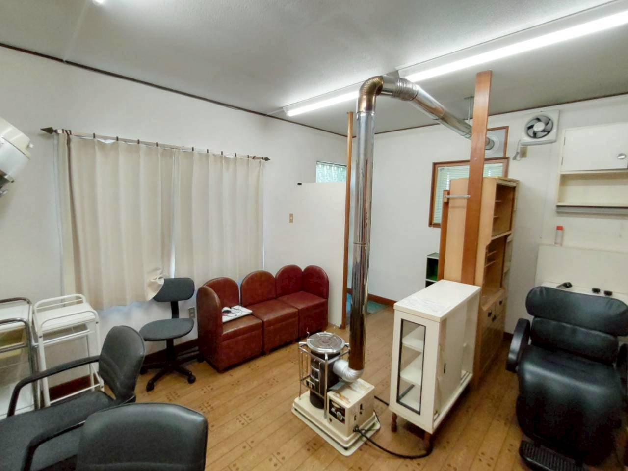 興津4丁目　店舗付き住宅のその他|店舗部分　10帖