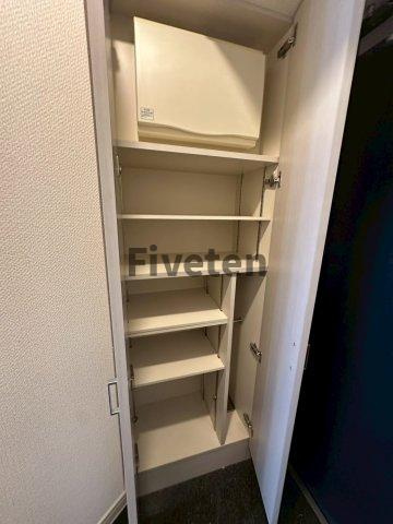 アーバイル三軒茶屋　７０５号室の収納