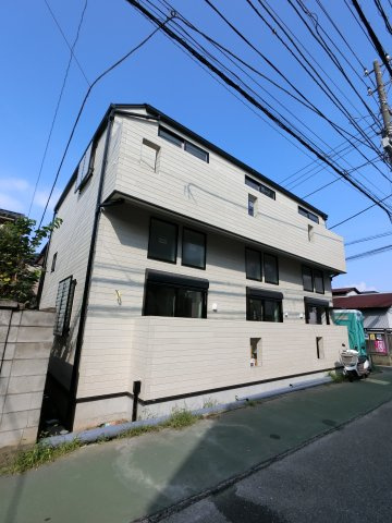 市川市新田２丁目のアパート