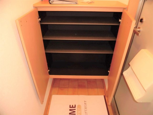 プラムコートAの玄関|イメージ写真