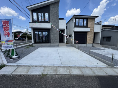 【駐車場】 | 流山市加５丁目新築戸建【流山北小学校：7分】 | 1号棟駐車スペース・並列2台駐車可