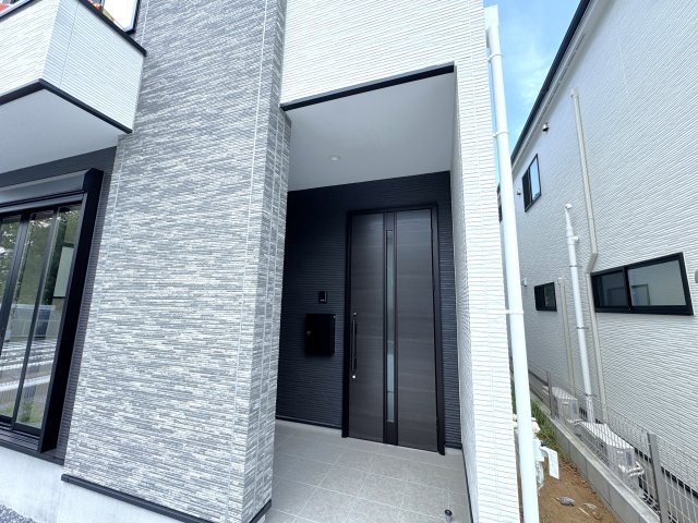 流山市加５丁目新築戸建【流山北小学校：7分】のエントランス|エントランス・玄関ポーチ