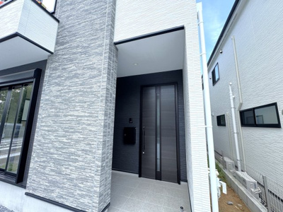 【エントランス】 | 流山市加５丁目新築戸建【流山北小学校：7分】 | エントランス・玄関ポーチ