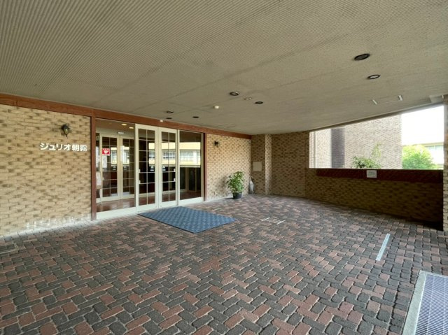 ジュリオ朝霧のエントランス