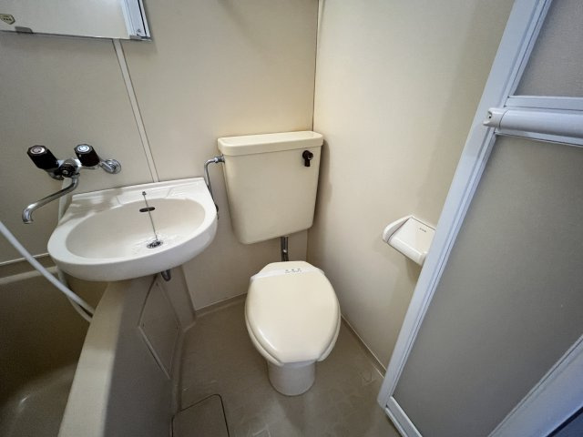 バルビゾン新大阪　仲介手数料無料のトイレ