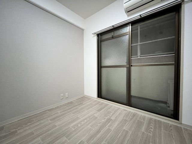 バルビゾン新大阪　仲介手数料無料の居間・リビング