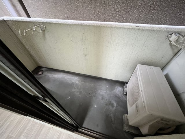 バルビゾン新大阪　仲介手数料無料のバルコニー