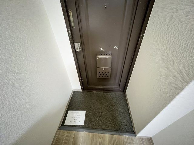 バルビゾン新大阪　仲介手数料無料の玄関