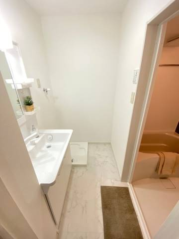 【洗面所】 | Primo Passo | モデルルーム写真です。家具はサンプルです。