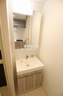 【独立洗面台】 | S-RESIDENCE江坂エミネンス | 清潔感ある独立洗面台で毎日気持ちよく♪