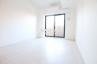 【居間・リビング】 | S-RESIDENCE江坂エミネンス | ゆったりとくつろげる、落ち着きのある居室空間です