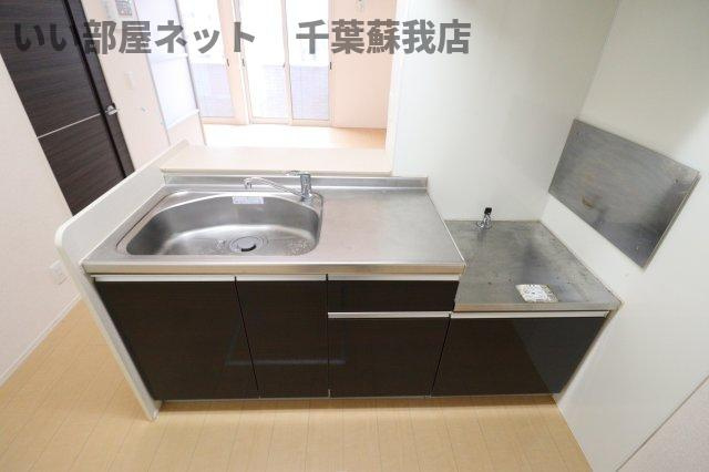 ピースランドのキッチン|コンパクトなキッチンで掃除もラクラク