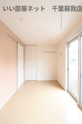 ピースランドの寝室|広くて明るい寝室