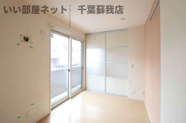 ピースランドの洋室|落ち着いた色調の洋室です