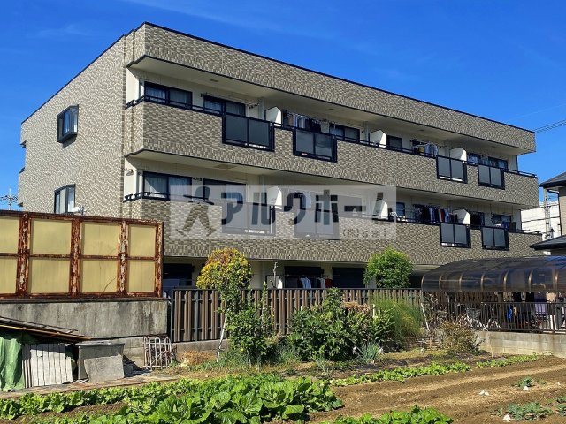 レフィナードの外観